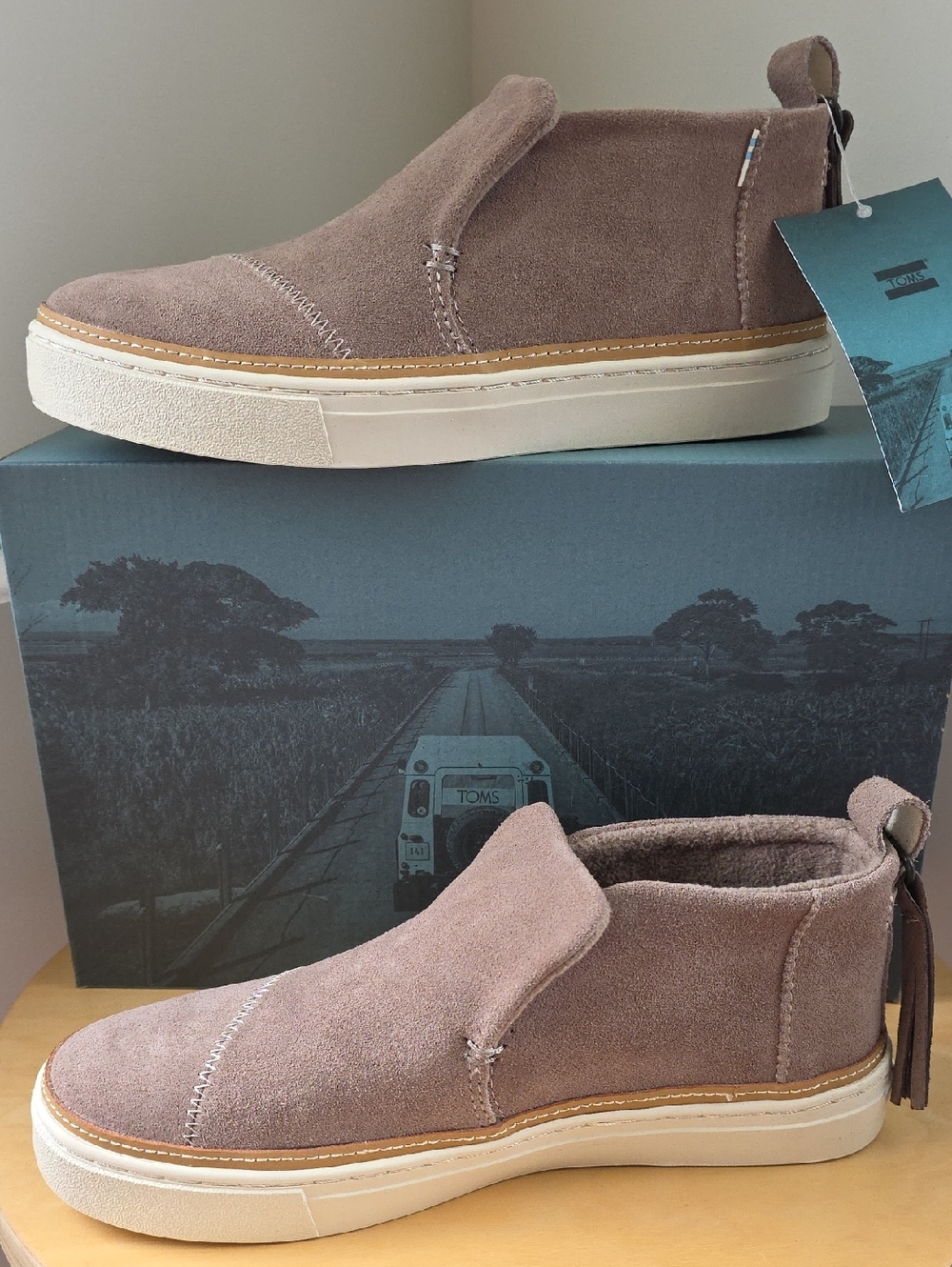 Toms "Paxton" Gray Suede Water Resistant Slip-On Sneakers - Women's 6.5